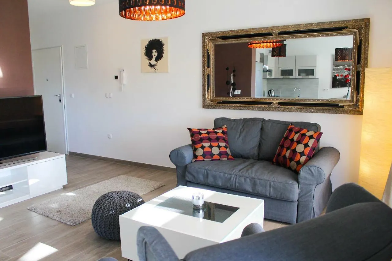 Luxury Apartment With Private Pool Trogir 0*,
