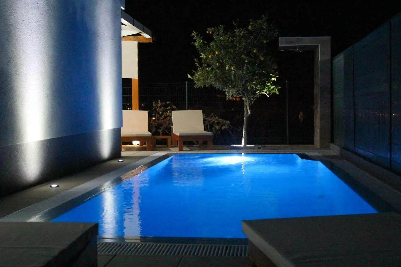 Luxury Apartment With Private Pool